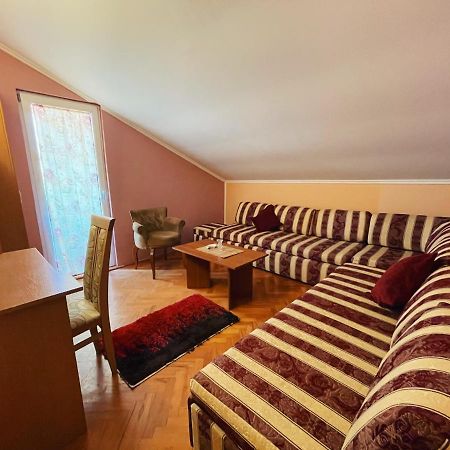 Vila Duricic 300M Od Mora Hotell Ðenovići Exteriör bild