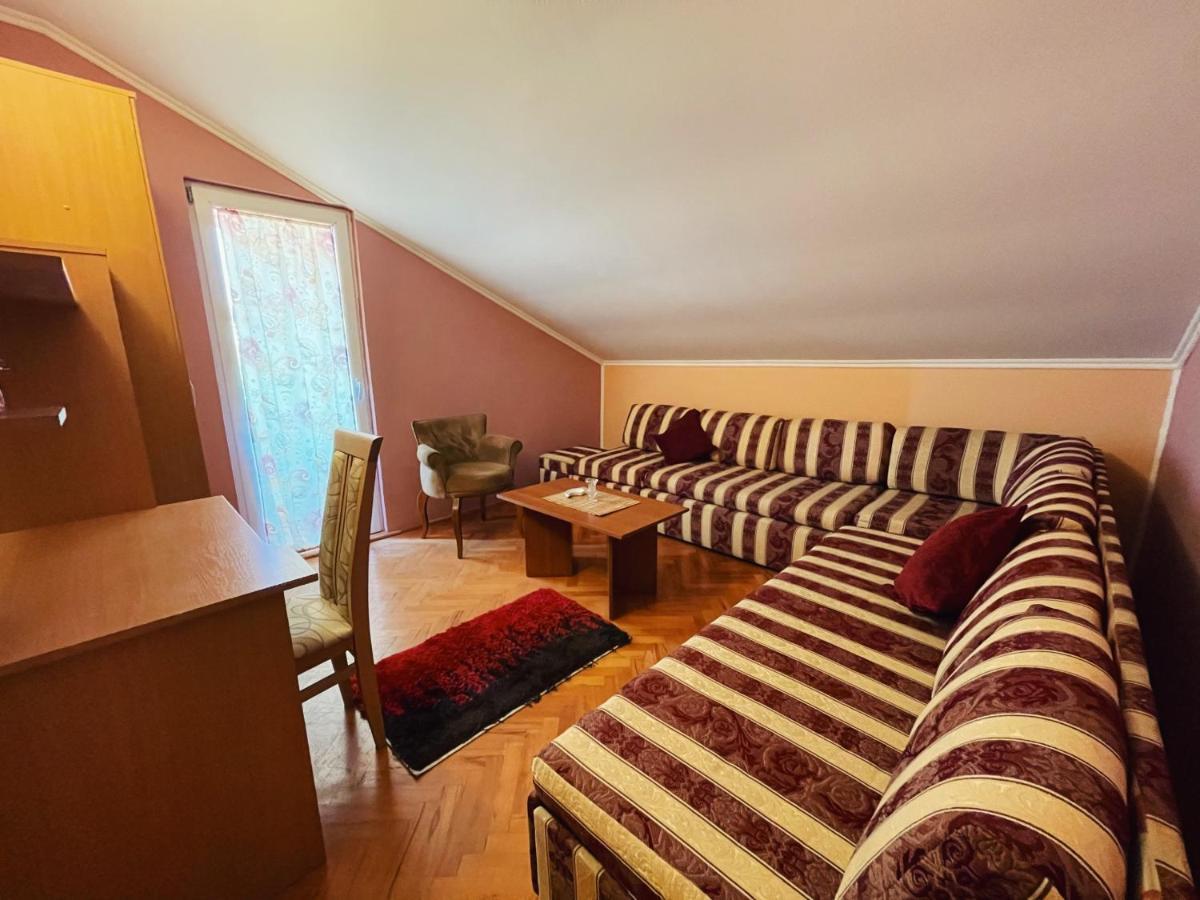 Vila Duricic 300M Od Mora Hotell Ðenovići Exteriör bild