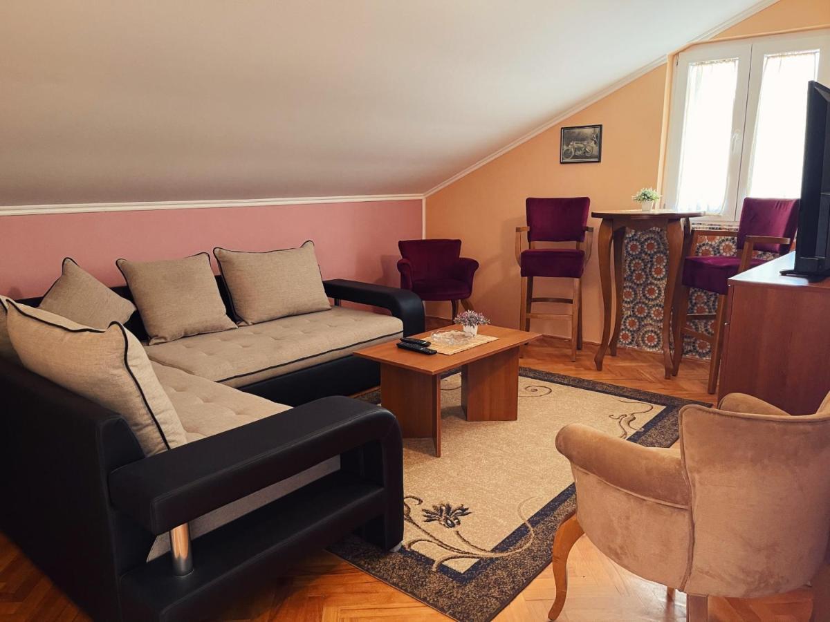 Vila Duricic 300M Od Mora Hotell Ðenovići Exteriör bild