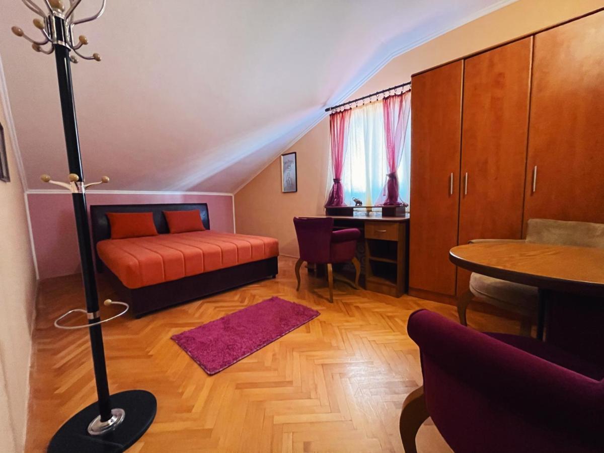Vila Duricic 300M Od Mora Hotell Ðenovići Exteriör bild