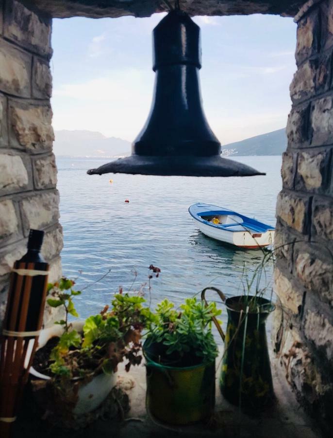 Vila Duricic 300M Od Mora Hotell Ðenovići Exteriör bild