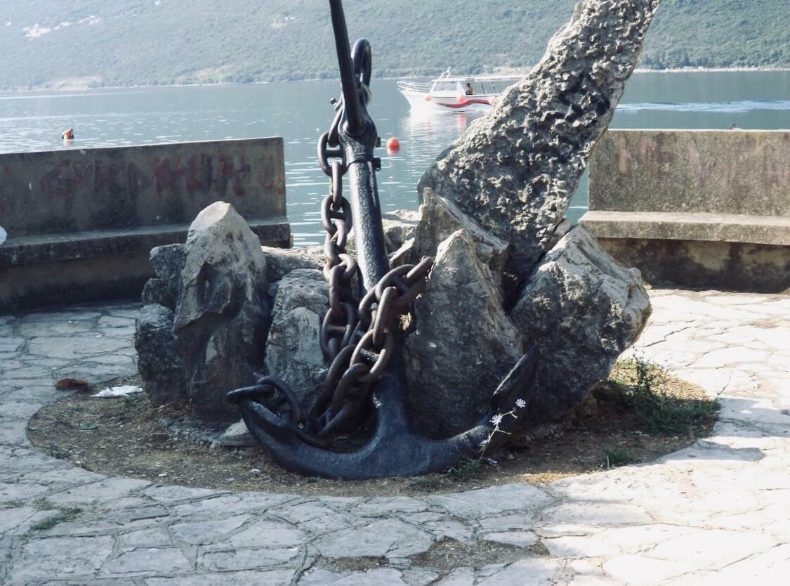 Vila Duricic 300M Od Mora Hotell Ðenovići Exteriör bild
