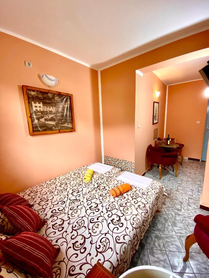 Vila Duricic 300M Od Mora Hotell Ðenovići Exteriör bild
