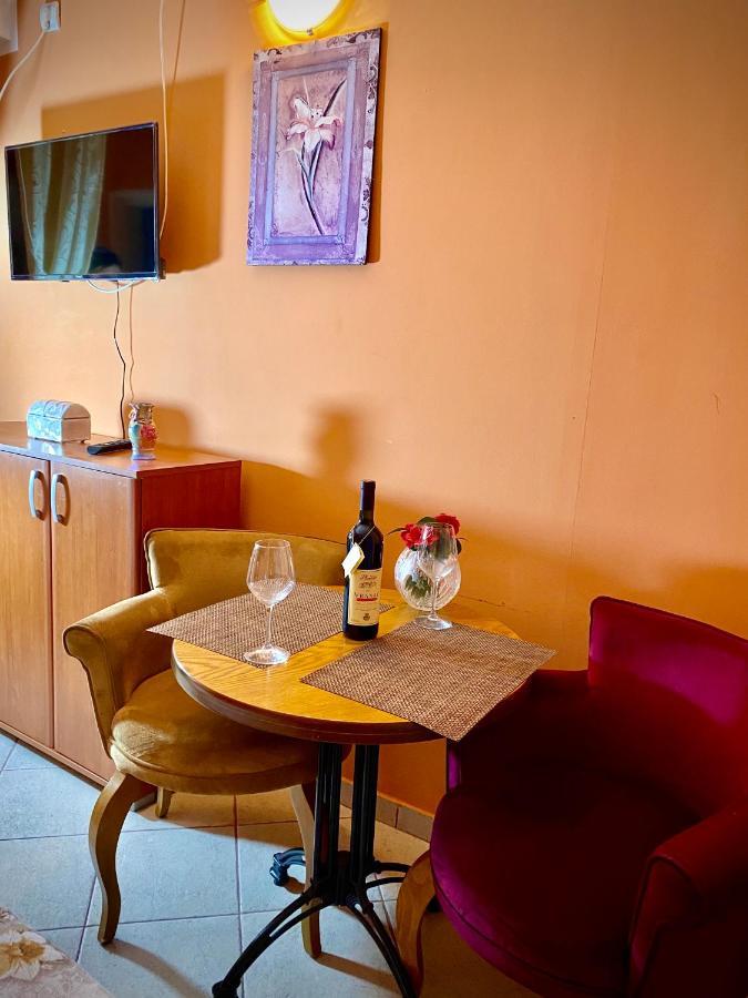Vila Duricic 300M Od Mora Hotell Ðenovići Exteriör bild