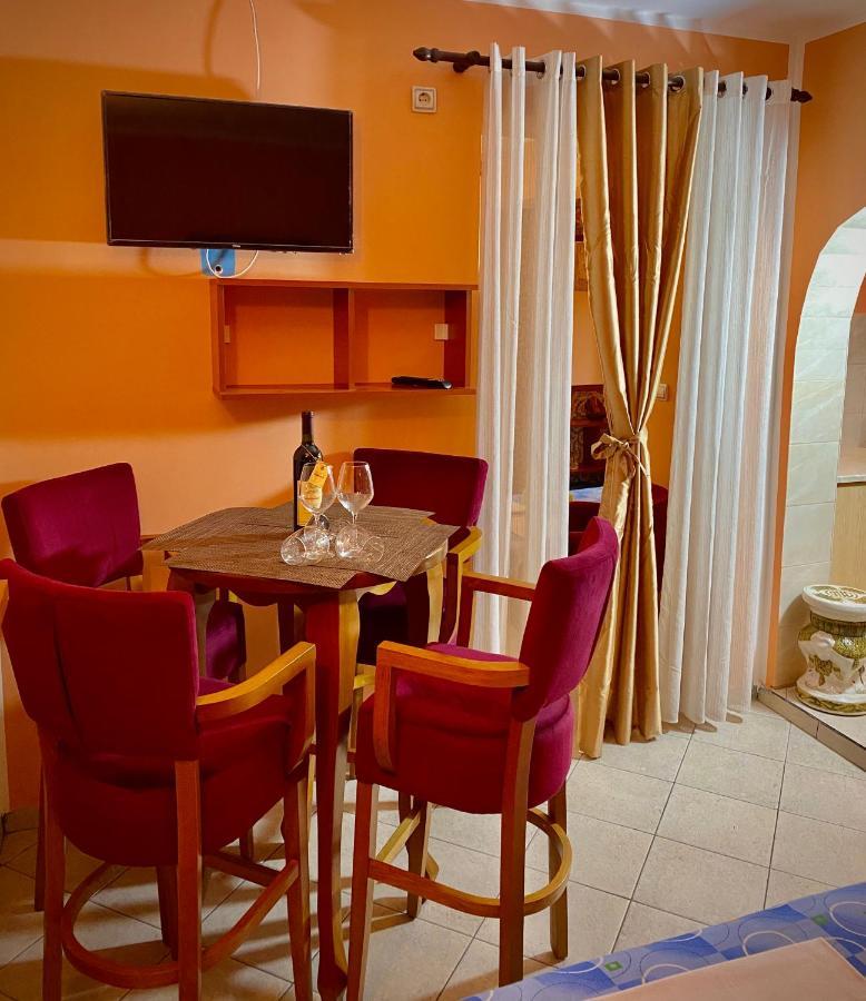 Vila Duricic 300M Od Mora Hotell Ðenovići Exteriör bild