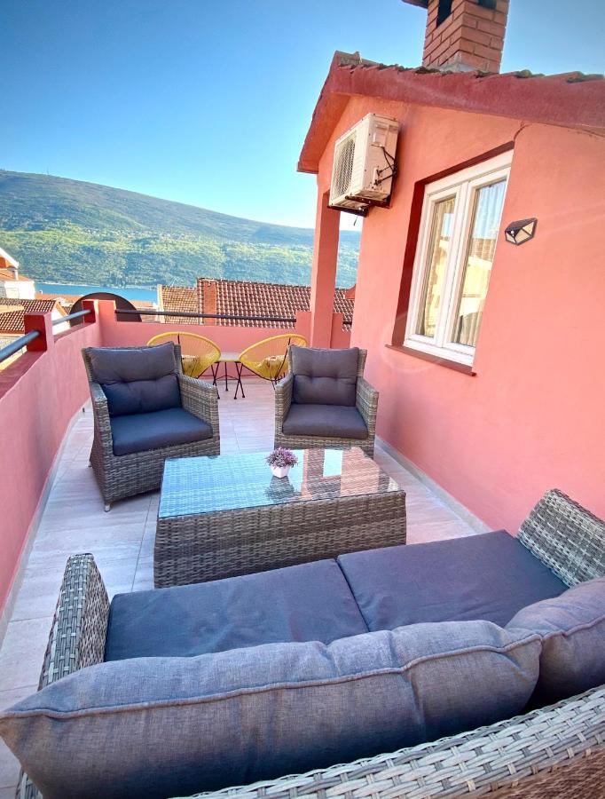 Vila Duricic 300M Od Mora Hotell Ðenovići Exteriör bild