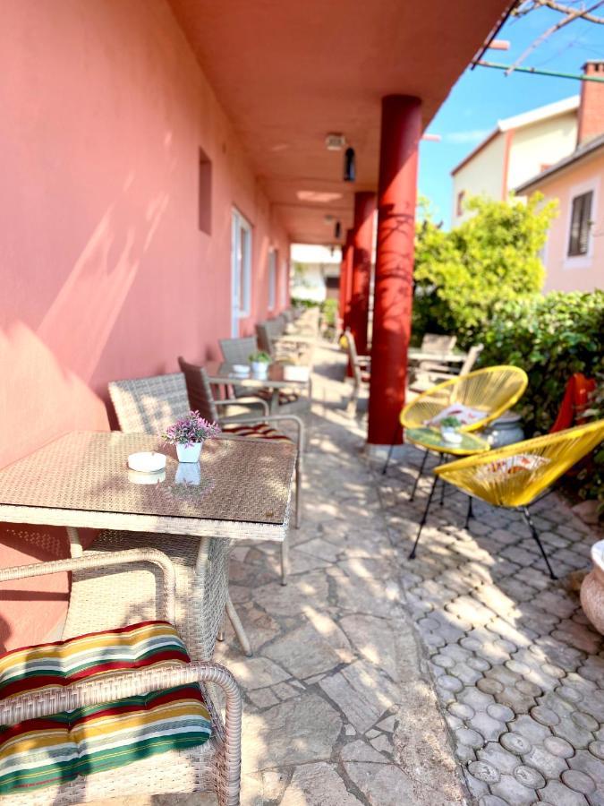 Vila Duricic 300M Od Mora Hotell Ðenovići Exteriör bild